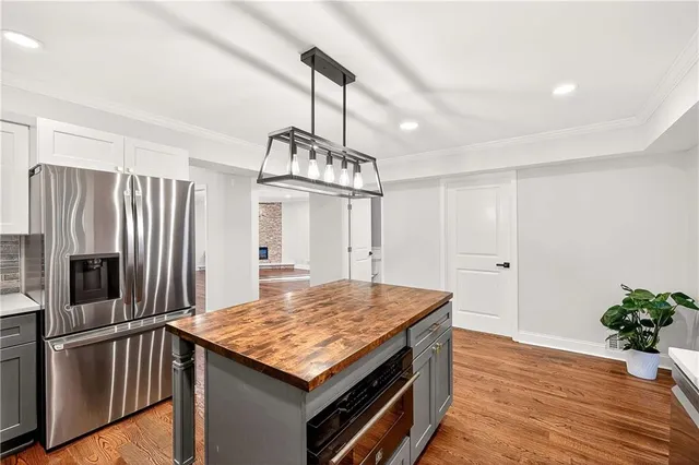 $645,000 | 210 Lakeview Ridge West, Roswell, GA 30076