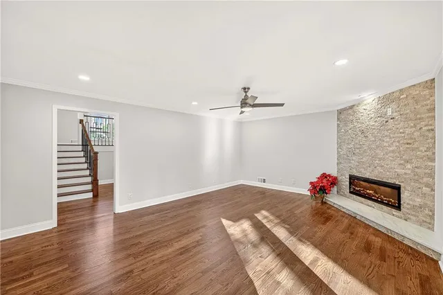 $645,000 | 210 Lakeview Ridge West, Roswell, GA 30076