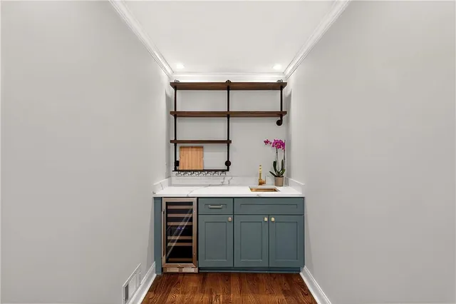 $645,000 | 210 Lakeview Ridge West, Roswell, GA 30076