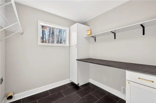 $645,000 | 210 Lakeview Ridge West, Roswell, GA 30076