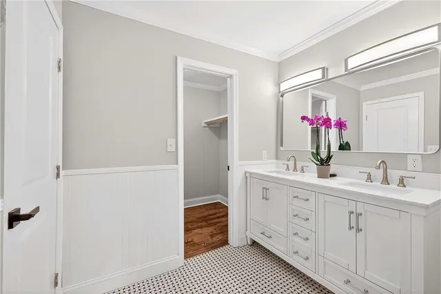 $645,000 | 210 Lakeview Ridge West, Roswell, GA 30076