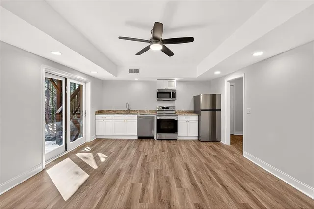 $645,000 | 210 Lakeview Ridge West, Roswell, GA 30076