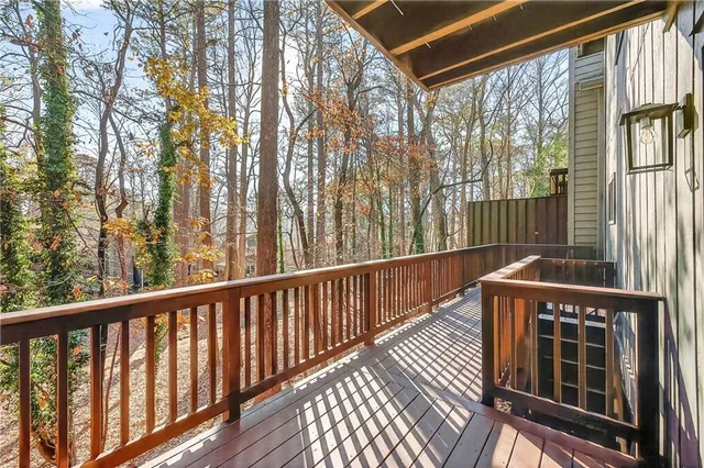 $645,000 | 210 Lakeview Ridge West, Roswell, GA 30076
