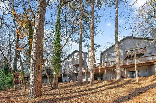 $645,000 | 210 Lakeview Ridge West, Roswell, GA 30076