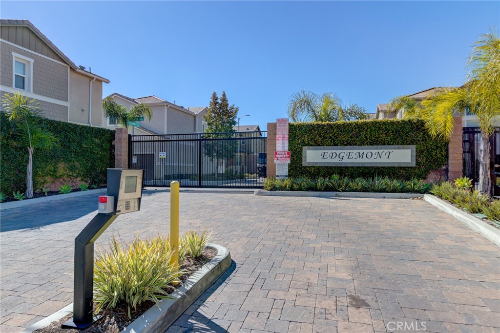 11 Lilac Lane Compton, CA 90221 - Photo 38 of 49 a view of a fountain with large trees