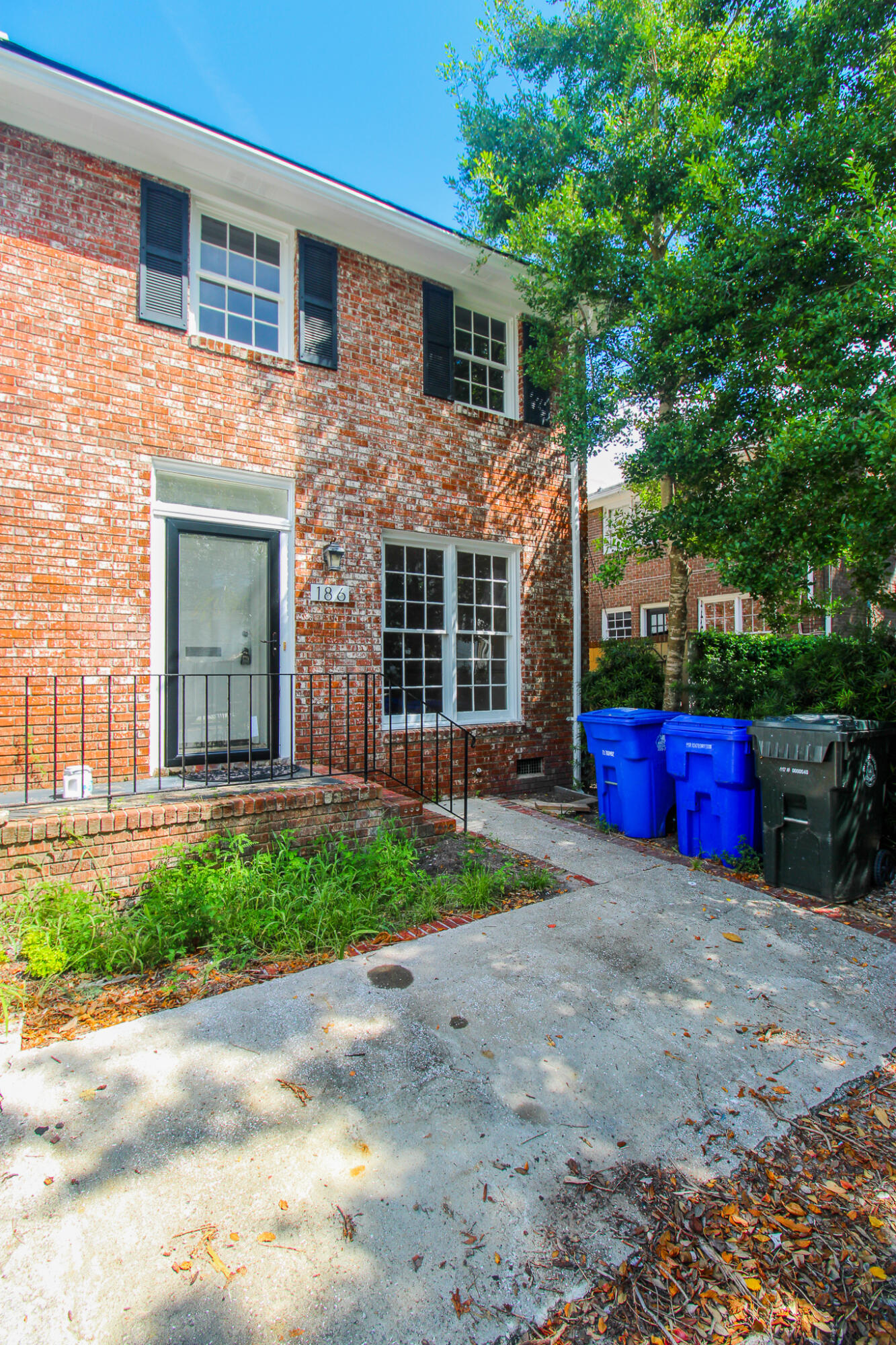 186 Queen Street Charleston, SC 29401 - Photo 1 of 21 04BA04FF-2FC8-410A-9A7D-F5D052529840
