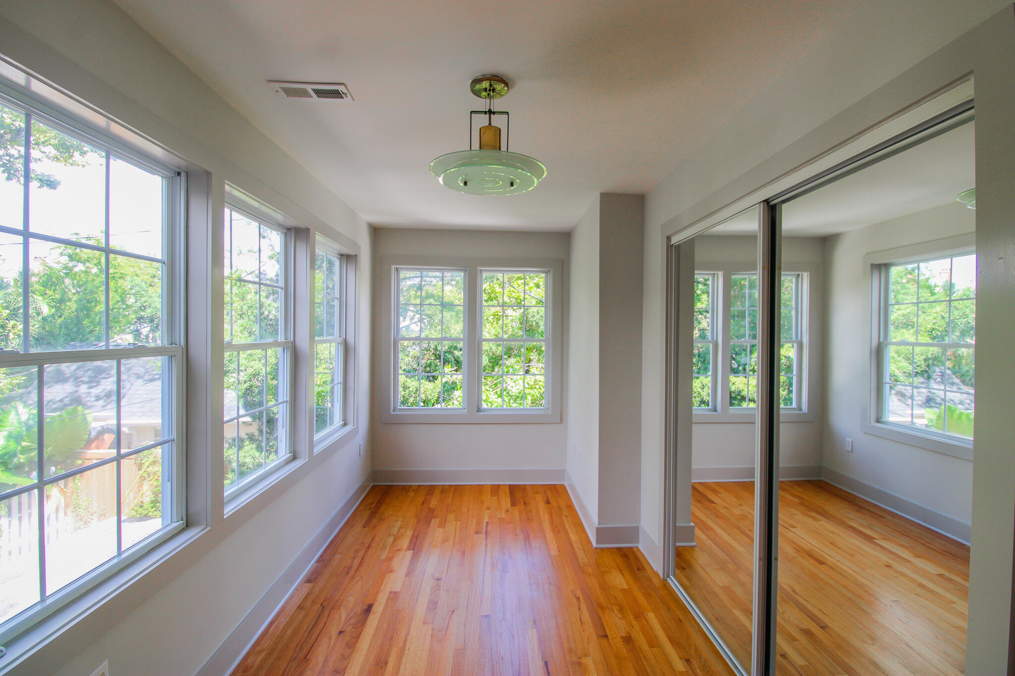 186 Queen Street Charleston, SC 29401 - Photo 20 of 21 098AC927-95D5-4564-82ED-76C8CF096C47