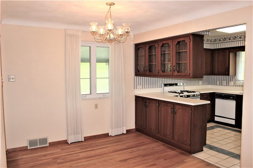 2292 Tilbrook Road Monroeville, PA 15146 - Photo 4 of 17 Formal Dining Room