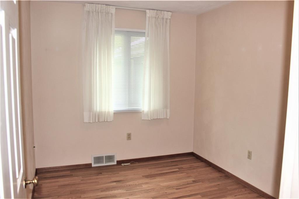2292 Tilbrook Road Monroeville, PA 15146 - Photo 8 of 17 3rd Bedroom