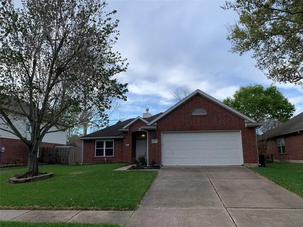 $2,050 | 3611 Stratford Town Lane, Sugar Land, TX 77498