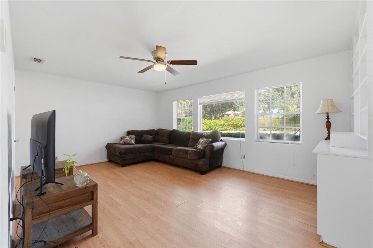 1408 New Jersey Road Lakeland, FL 33803 - Photo 20 of 58 20-Living Area