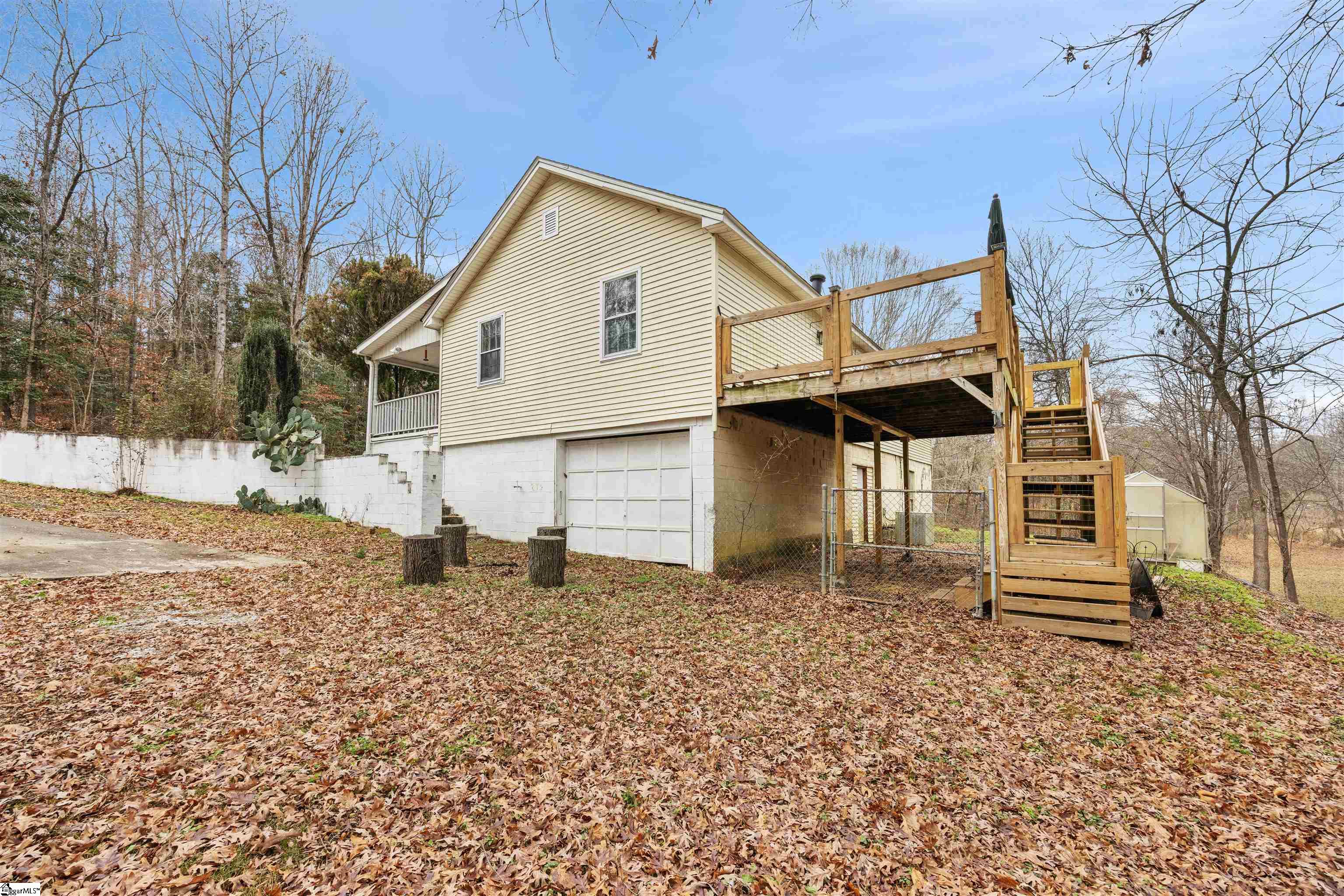 1016 Lee Vaughn Road Simpsonville, SC 29681 - Photo 11 of 41 Gallery Image 11