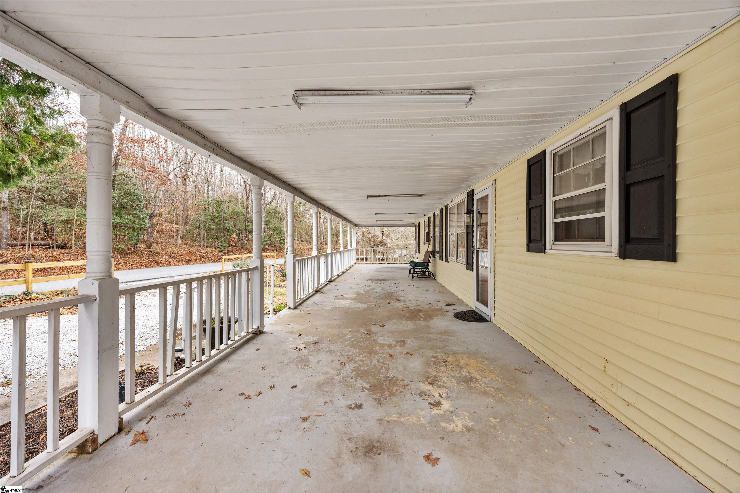 1016 Lee Vaughn Road Simpsonville, SC 29681 - Photo 13 of 41 Gallery Image 13