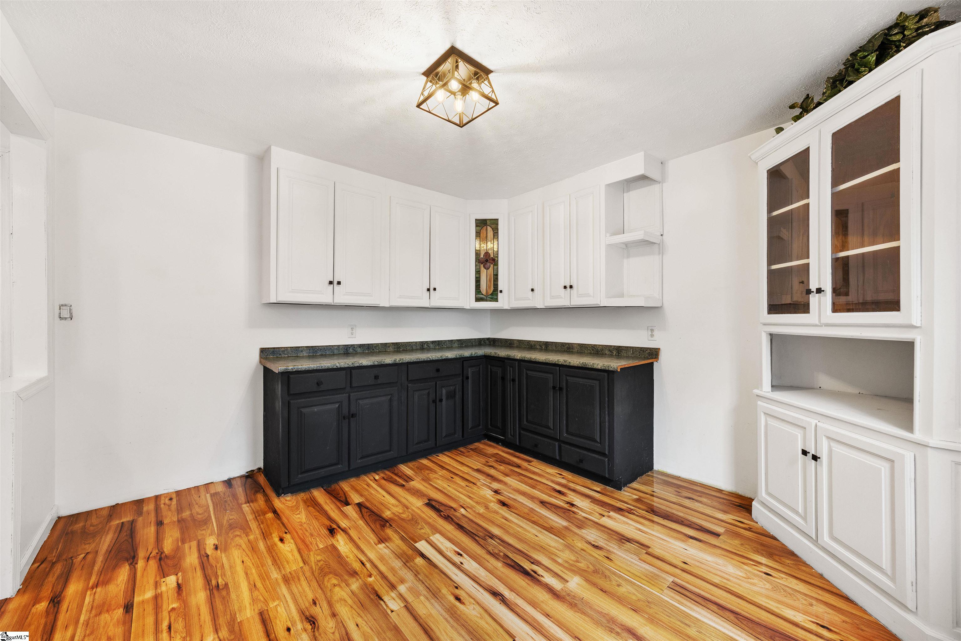 1016 Lee Vaughn Road Simpsonville, SC 29681 - Photo 25 of 41 Gallery Image 25