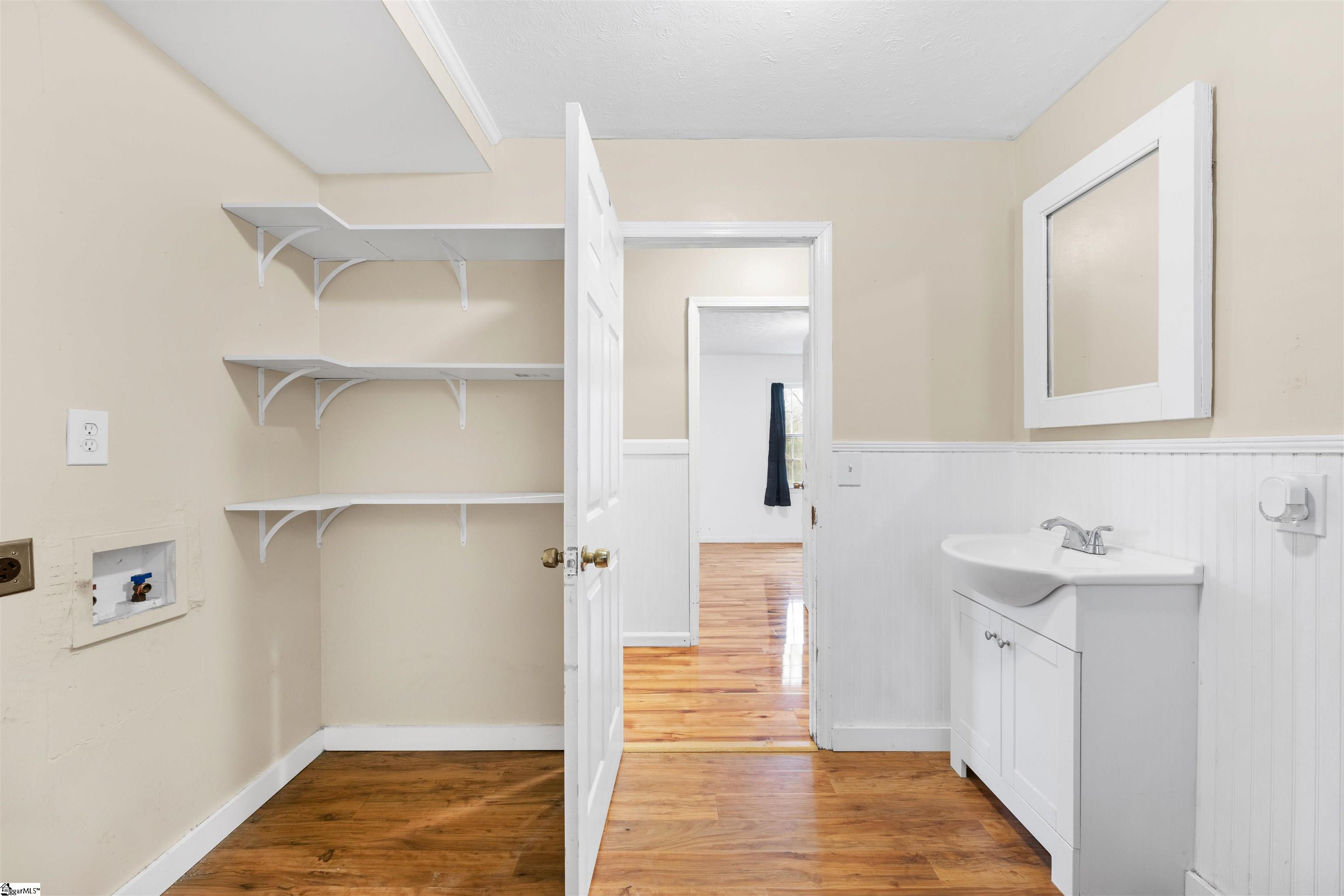 1016 Lee Vaughn Road Simpsonville, SC 29681 - Photo 36 of 41 Gallery Image 36
