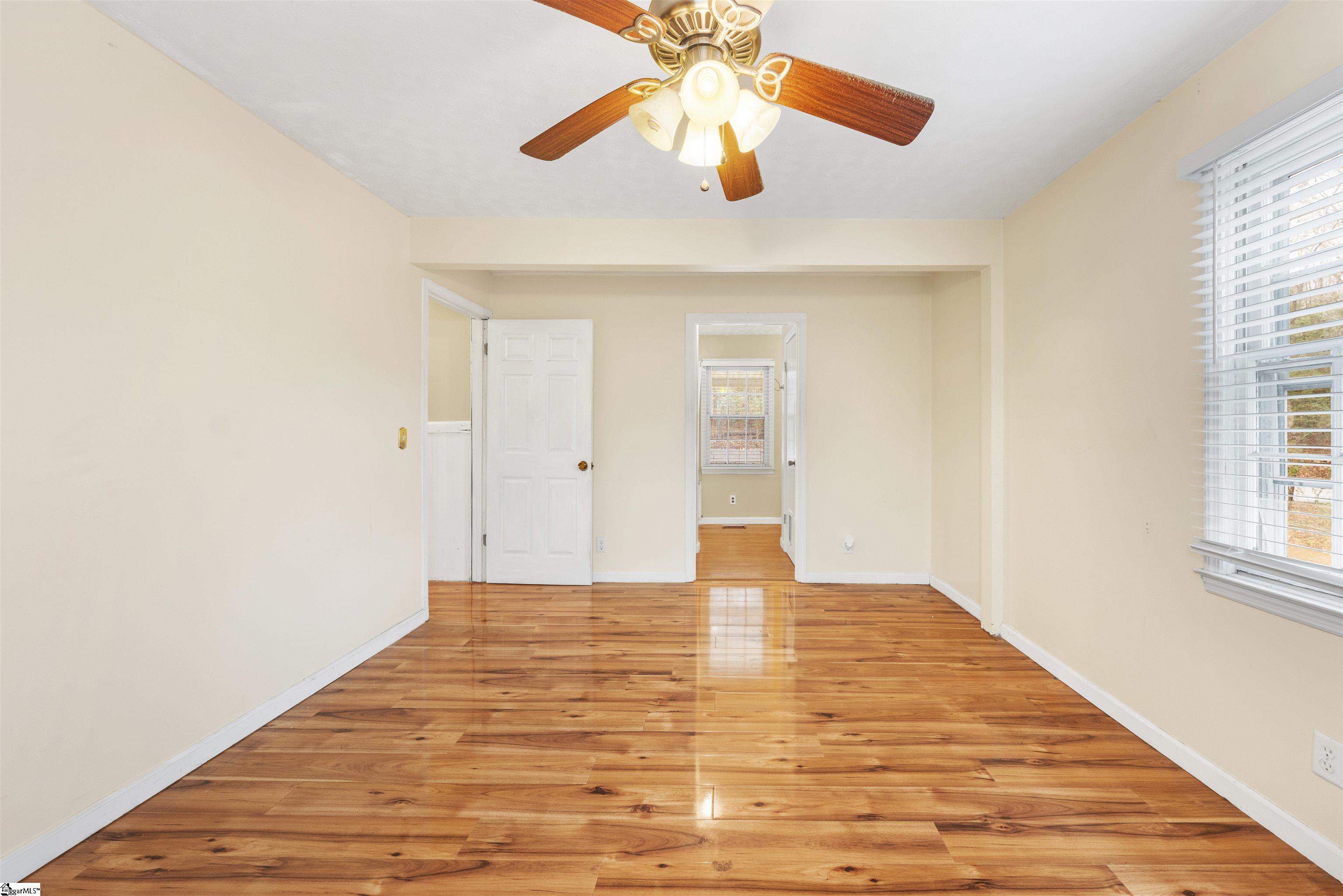 1016 Lee Vaughn Road Simpsonville, SC 29681 - Photo 38 of 41 Gallery Image 38