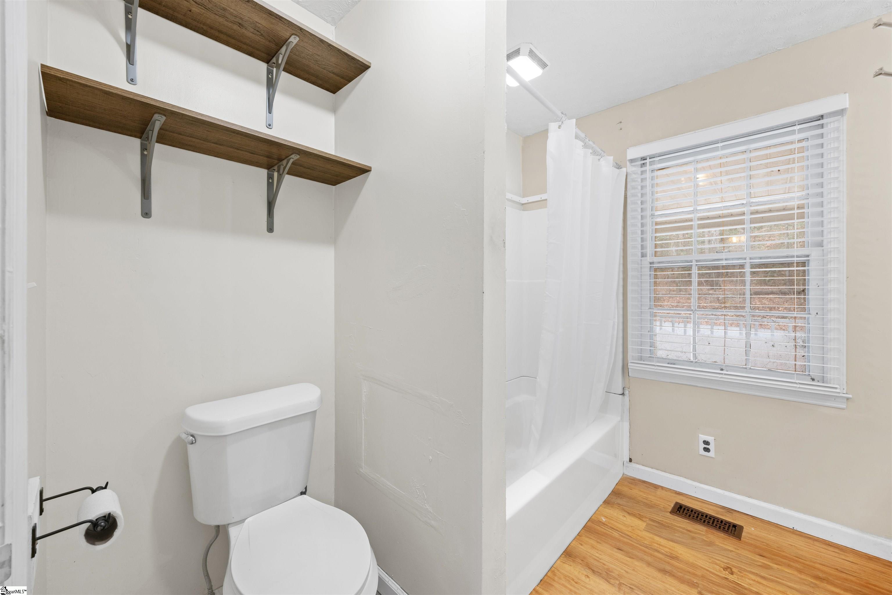 1016 Lee Vaughn Road Simpsonville, SC 29681 - Photo 40 of 41 Gallery Image 40