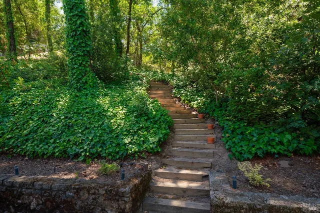 $2,500,000 | 1590 Sylvaner Avenue, St. Helena, CA 94574