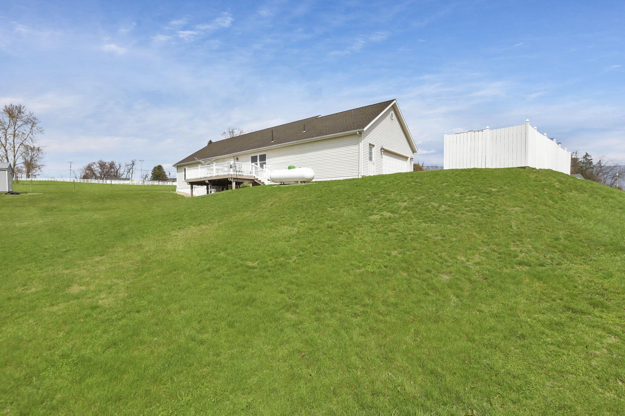 345 Lake Road Northeast Lancaster, OH 43130 - Photo 63 of 74 63-web-or-mls-939A2556