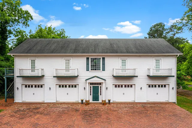 $895,000 | 210 Water Street, Washington, GA 30673