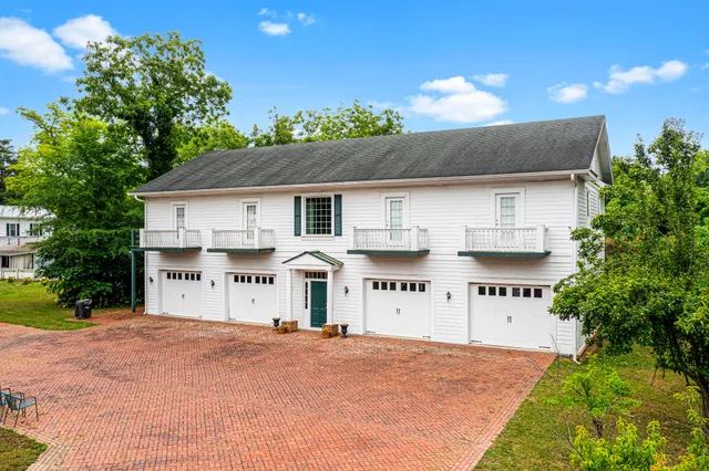 $895,000 | 210 Water Street, Washington, GA 30673