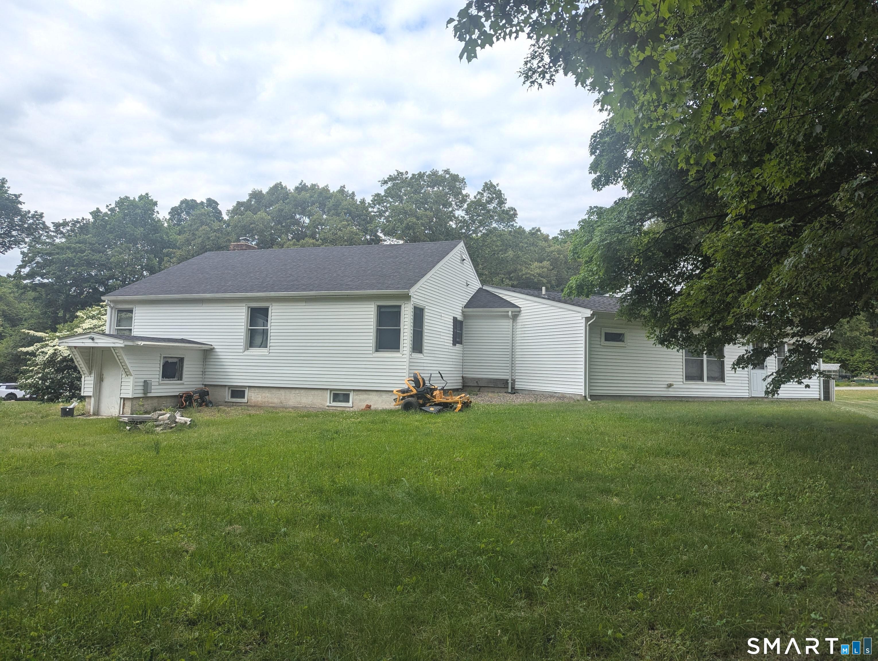 90 Wawecus Hill Road Norwich, CT 06360 - Photo 5 of 24