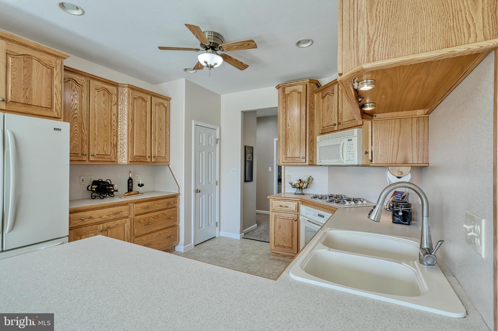 210 Ridgefield Drive York, PA 17403 - Photo 14 of 71 Gallery Image 14