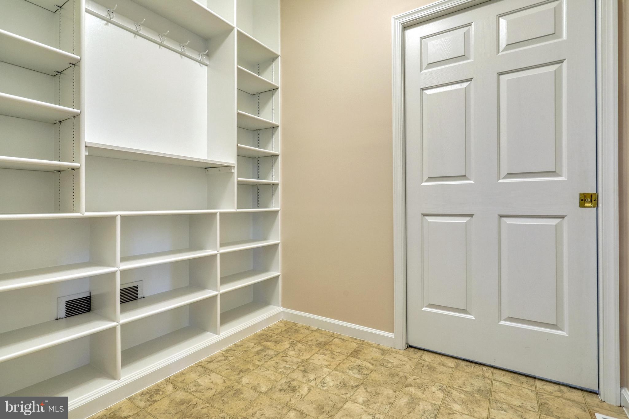 210 Ridgefield Drive York, PA 17403 - Photo 22 of 71 Gallery Image 22