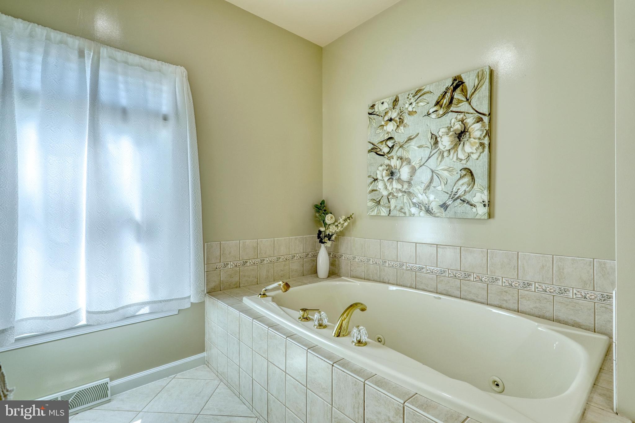 210 Ridgefield Drive York, PA 17403 - Photo 30 of 71 Gallery Image 30
