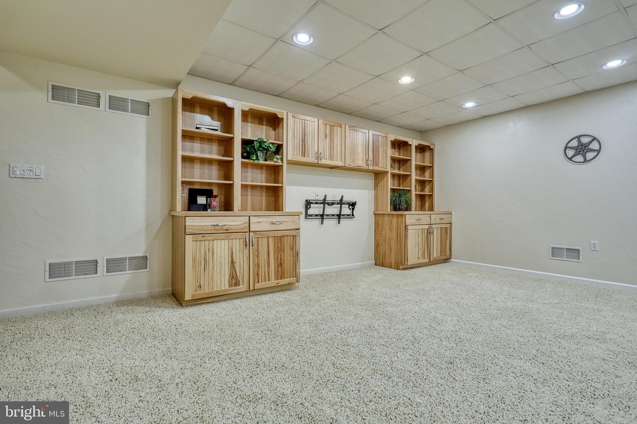 210 Ridgefield Drive York, PA 17403 - Photo 41 of 71 Gallery Image 41