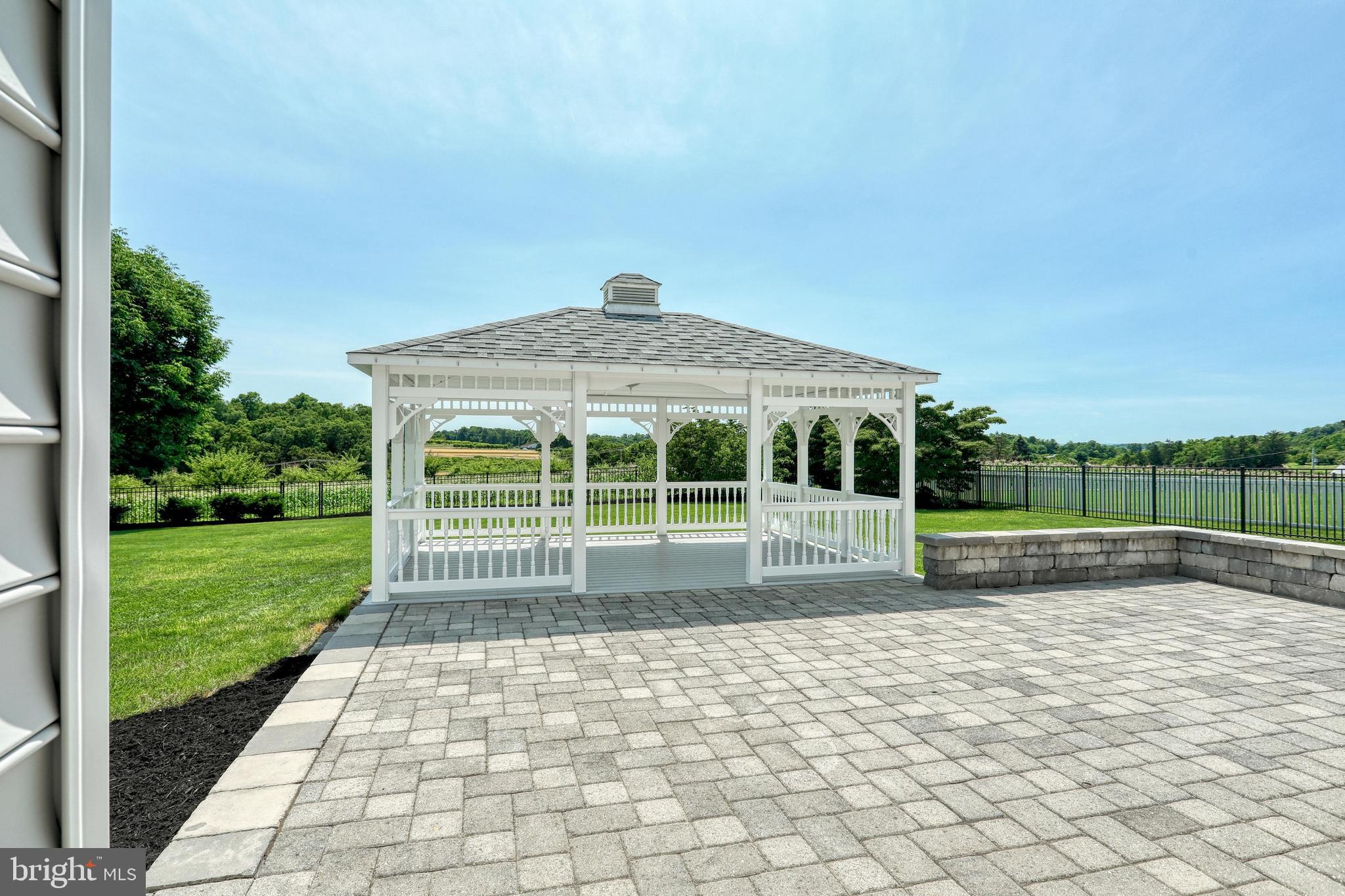 210 Ridgefield Drive York, PA 17403 - Photo 47 of 71 Gallery Image 47