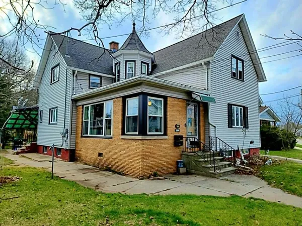 $196,000 | 1420 Hawthorne Avenue, Two Rivers, WI 54241