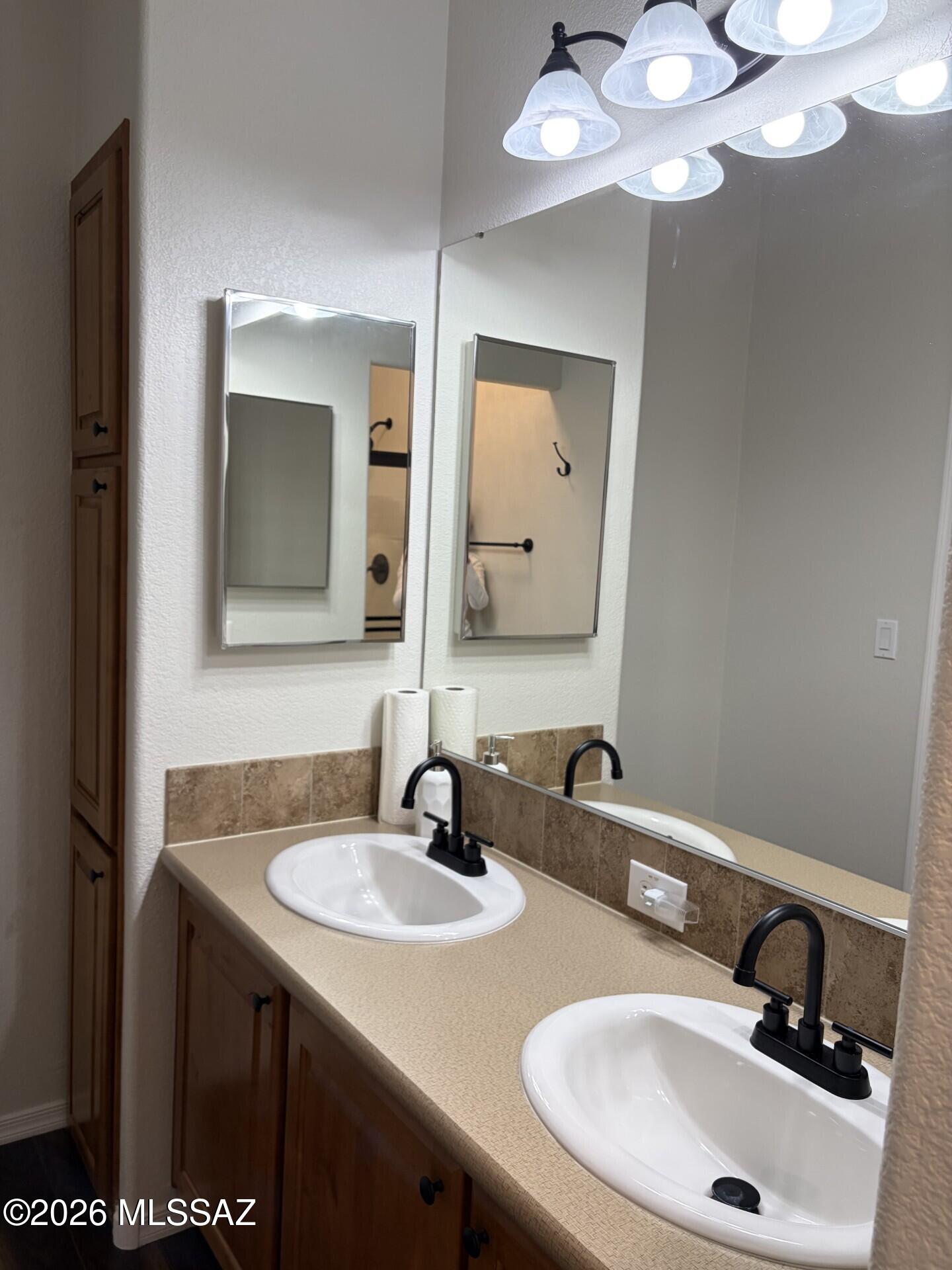 1030 Barrel Cactus Ridge, Unit 108 Benson, AZ 85602 - Photo 12 of 33 Main Bath