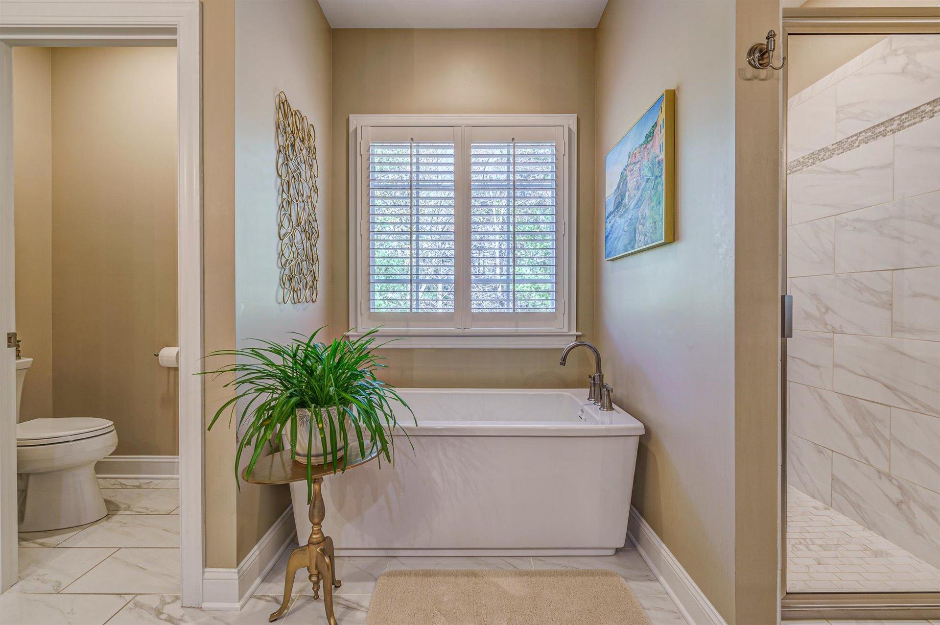 6989 Fairway Ridge Road Salem, VA 24153 - Photo 24 of 51 a bath room with a toilet and a shower