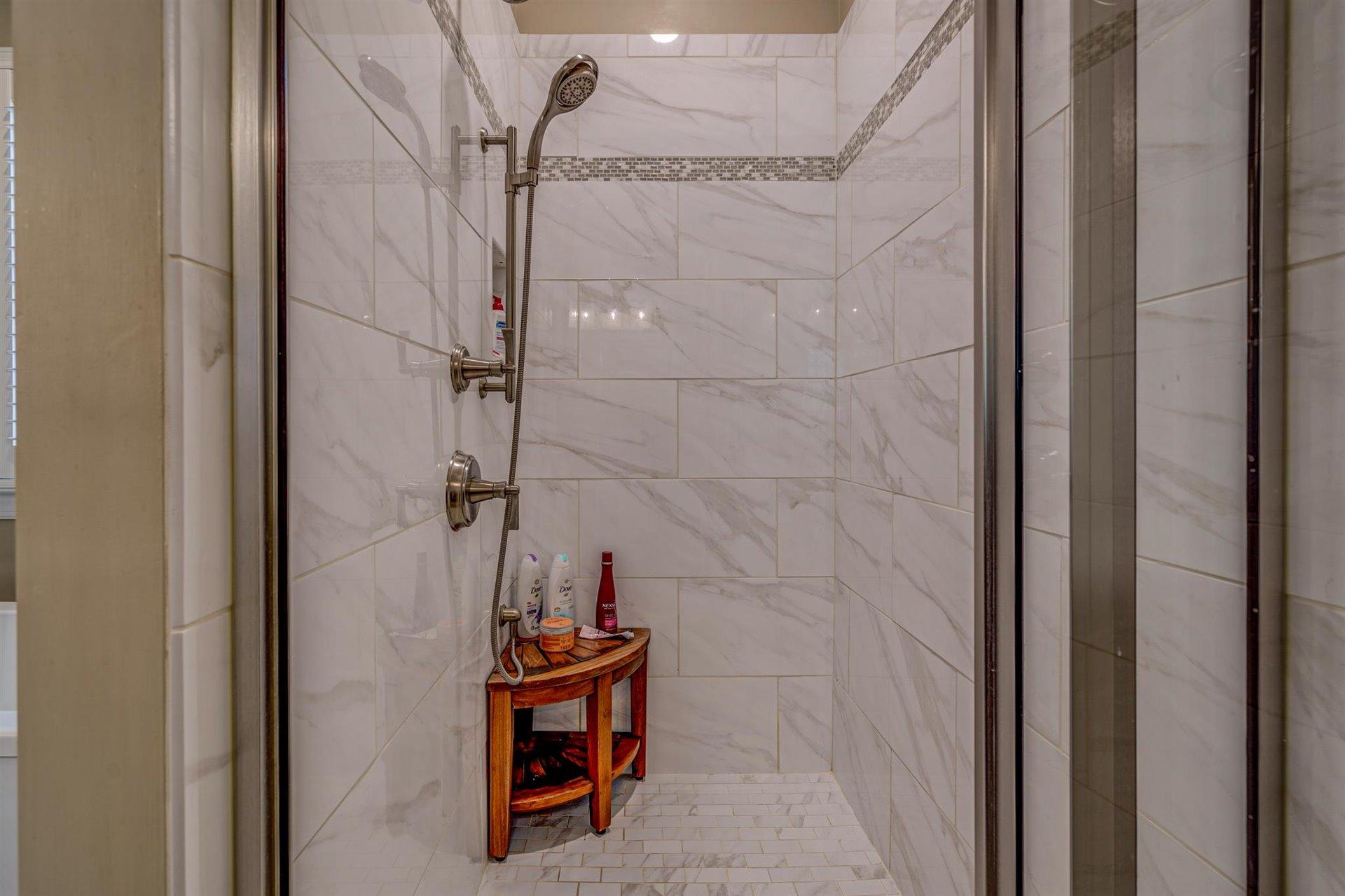 6989 Fairway Ridge Road Salem, VA 24153 - Photo 26 of 51 a bathroom with a shower