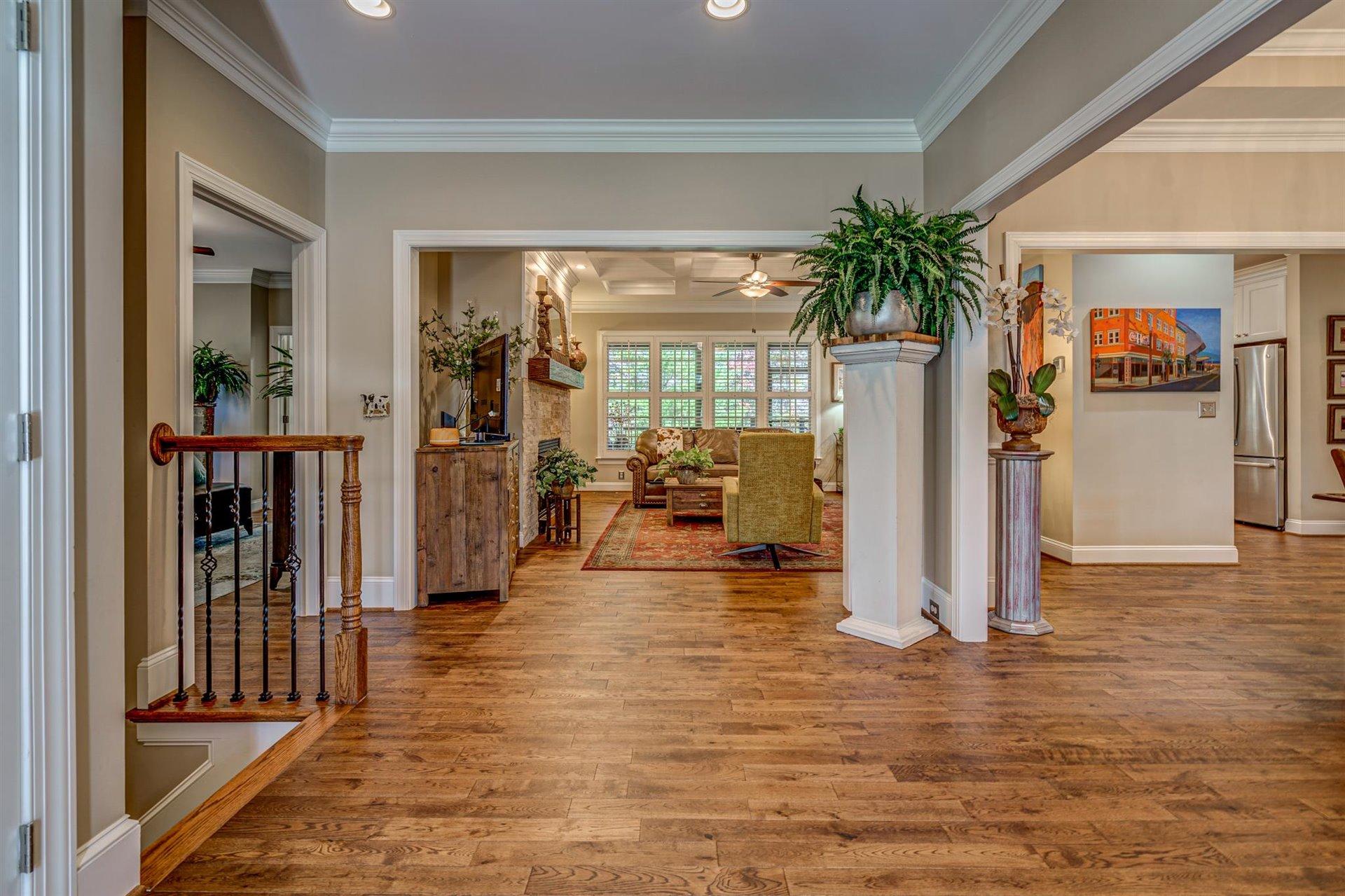 6989 Fairway Ridge Road Salem, VA 24153 - Photo 7 of 51 a living room with furniture and a potted plant