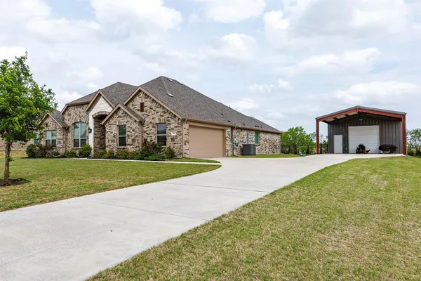 $525,000 | 5465 Twin Pnes Lane, Royse City, TX 75189