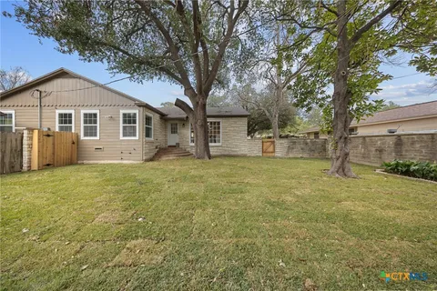 $430,000 | 615 West Royal Avenue, Temple, TX 76501