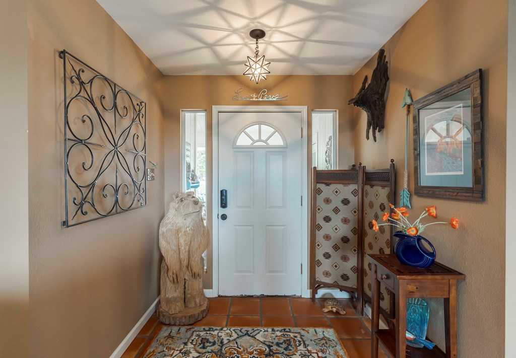 116 Ridge Road West Ingram, TX 78025 - Photo 9 of 65 Foyer
