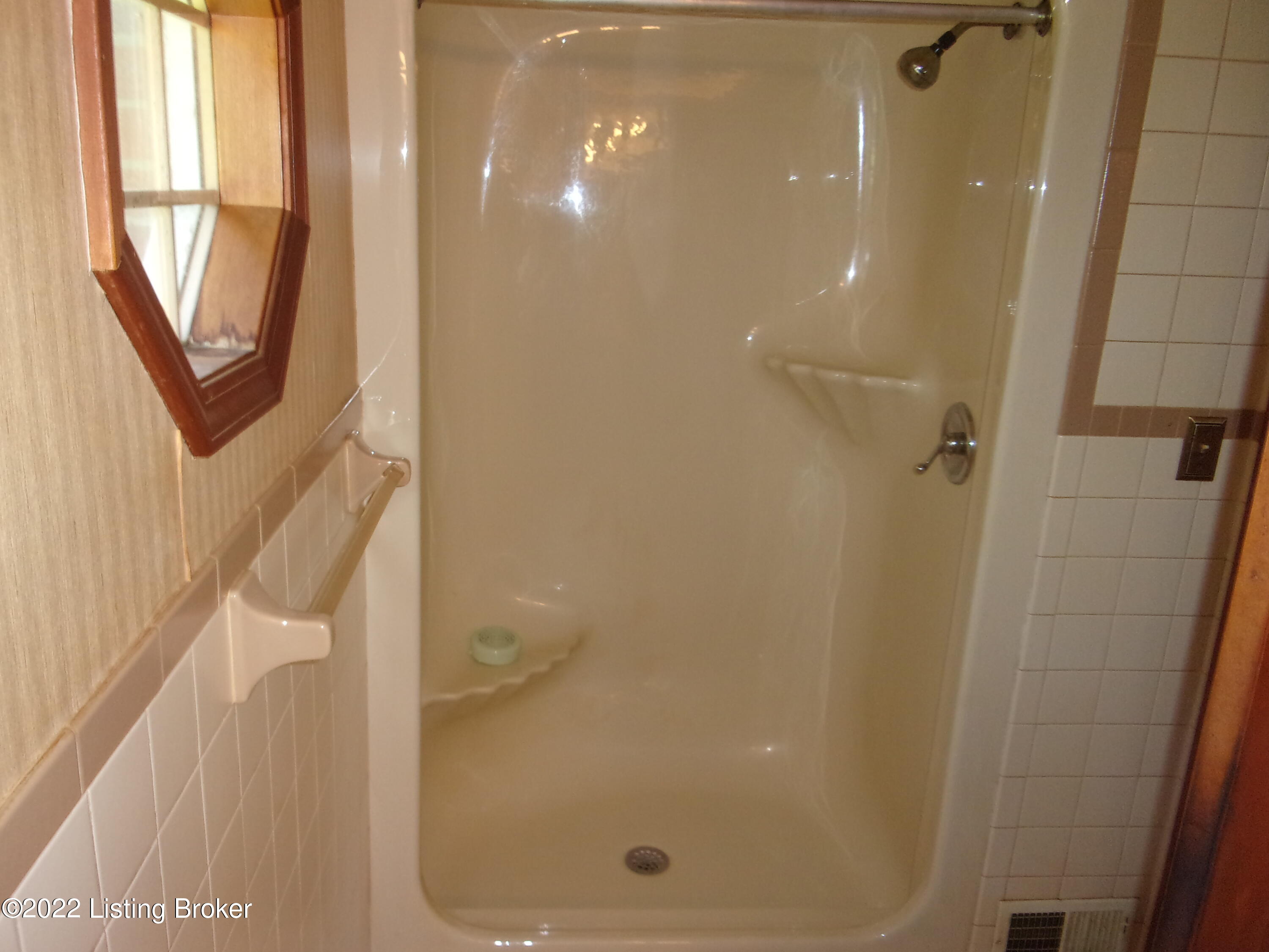 9509 Lawrenceburg Road Chaplin, KY 40012 - Photo 10 of 25 101_4238