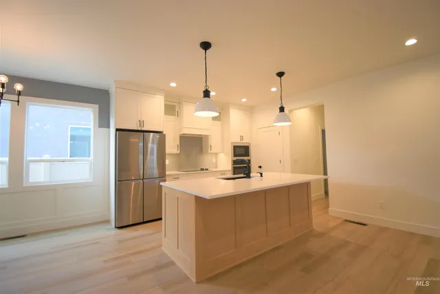 $2,795 | 1987 East Presidential Drive, Meridian, ID 83642