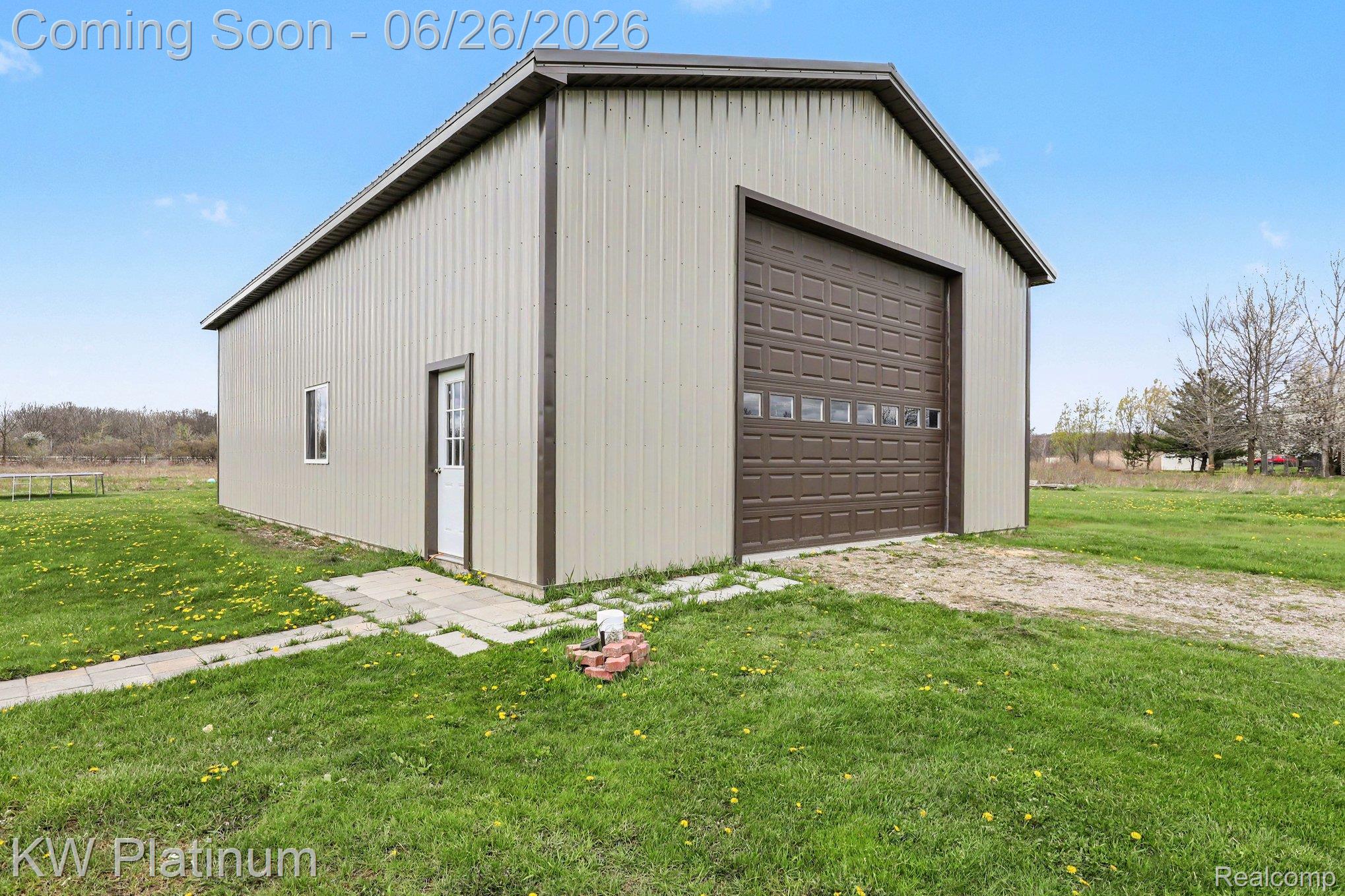 5419 Brown Road Avoca, MI 48006 - Photo 4 of 25 026_file_2285.jpg
