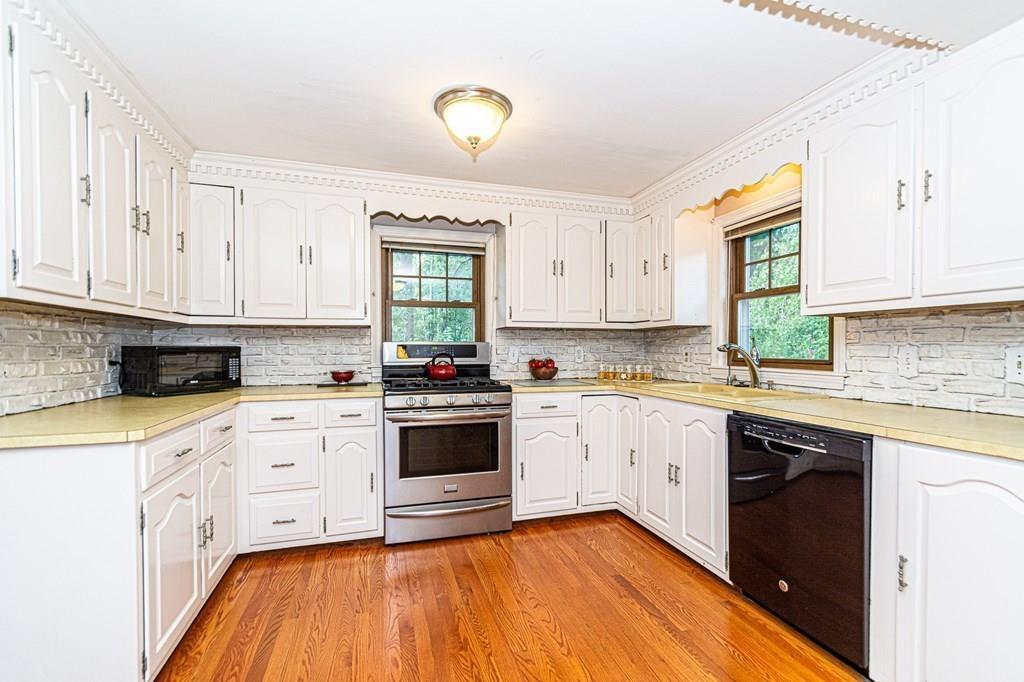 20 Dunbar Road Reading, MA 01867 - Photo 7 of 34 Gallery Image 7