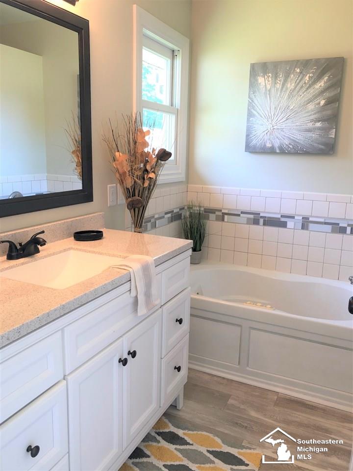 4756 Sycamore Road Newport, MI 48166 - Photo 12 of 21 31385550-11.JPG
