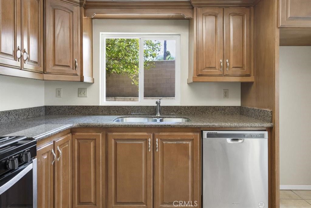3466 Castaic Street Riverside, CA 92501 - Photo 4 of 11