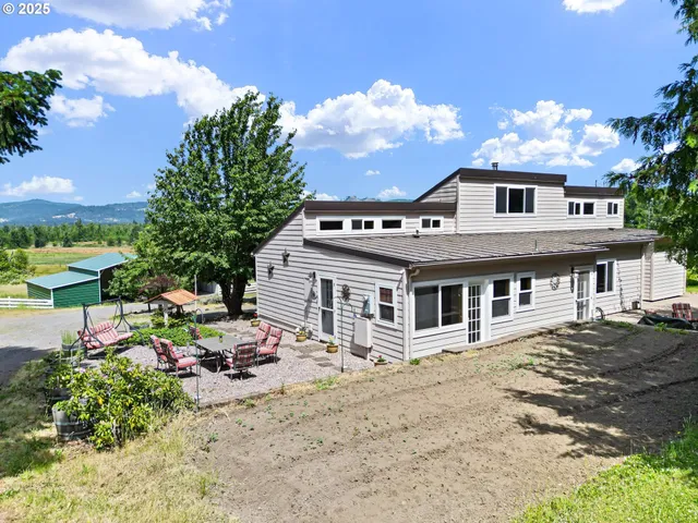 $1,145,000 | 36189 Highway 58, Pleasant Hill, OR 97455