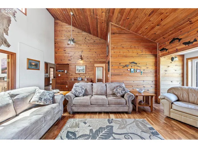 $1,145,000 | 36189 Highway 58, Pleasant Hill, OR 97455