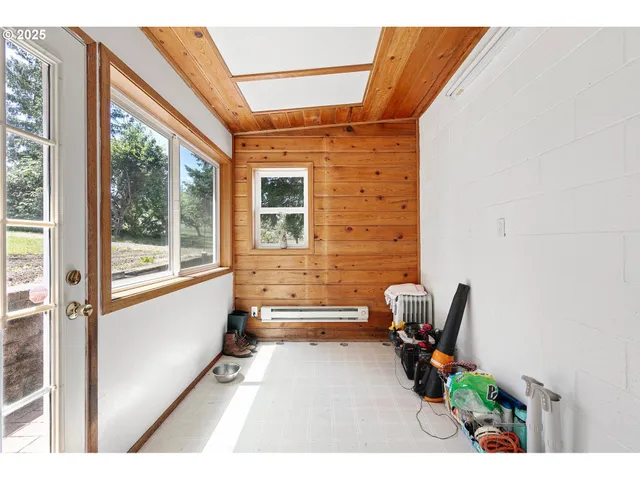 $1,145,000 | 36189 Highway 58, Pleasant Hill, OR 97455