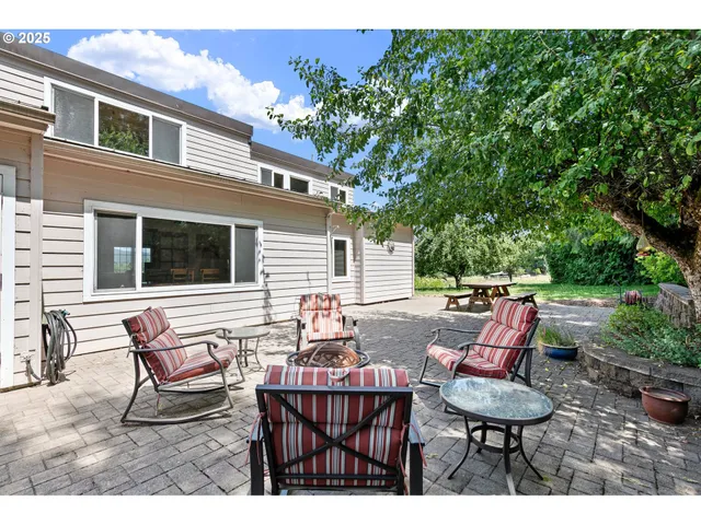 $1,145,000 | 36189 Highway 58, Pleasant Hill, OR 97455