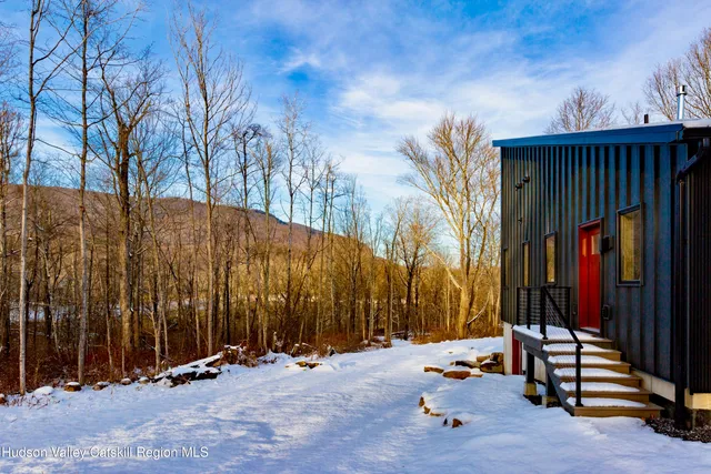 $979,000 | 513 Myrtle Avenue, Wallkill, NY 12589